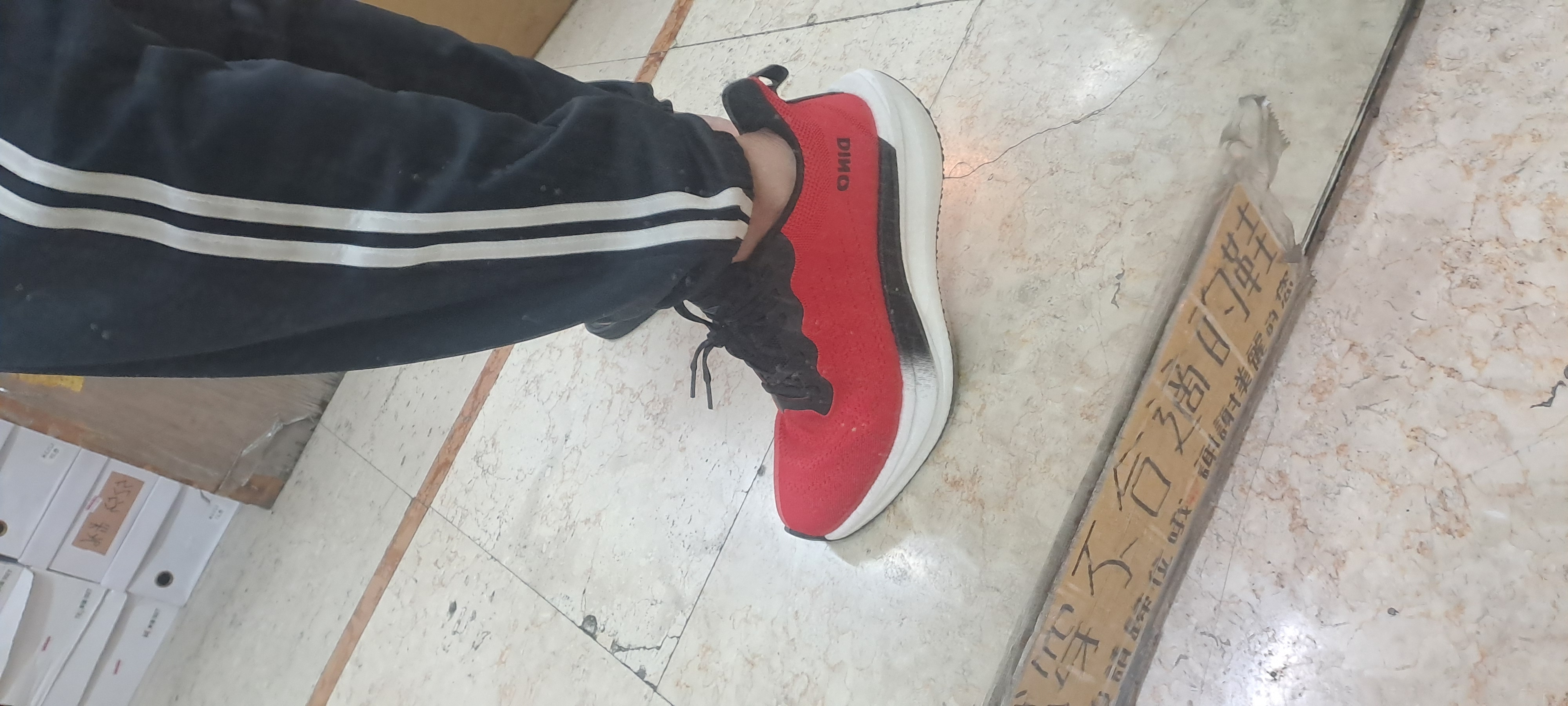 男士 踩下去會回彈喔一輩子沒有穿過這麼會回彈的鞋子穿起來非常輕鬆又非常的輕 運動休閒跑步散步工作鞋 推薦 12_6318