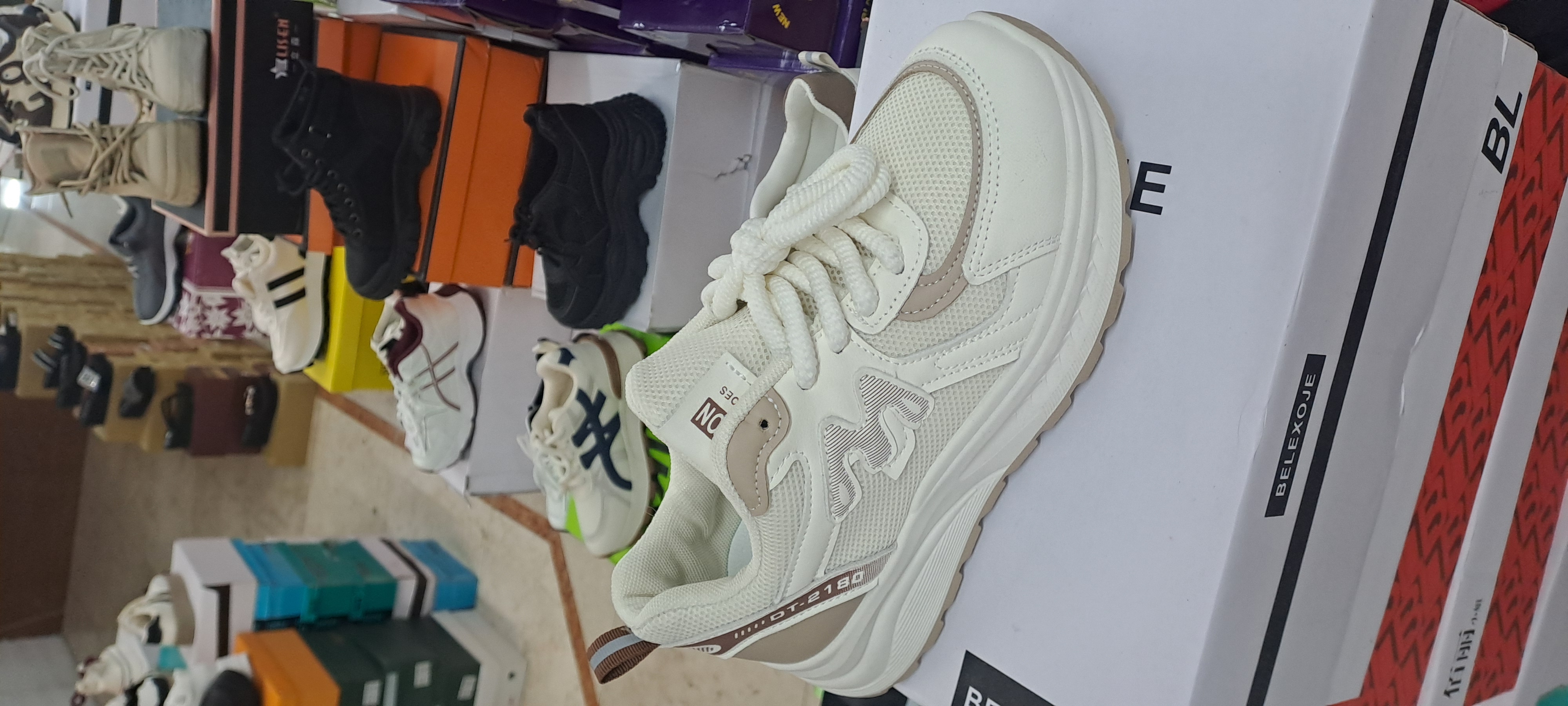 女鞋 要約6公分 運動休閒工作體育課 02_3302 3