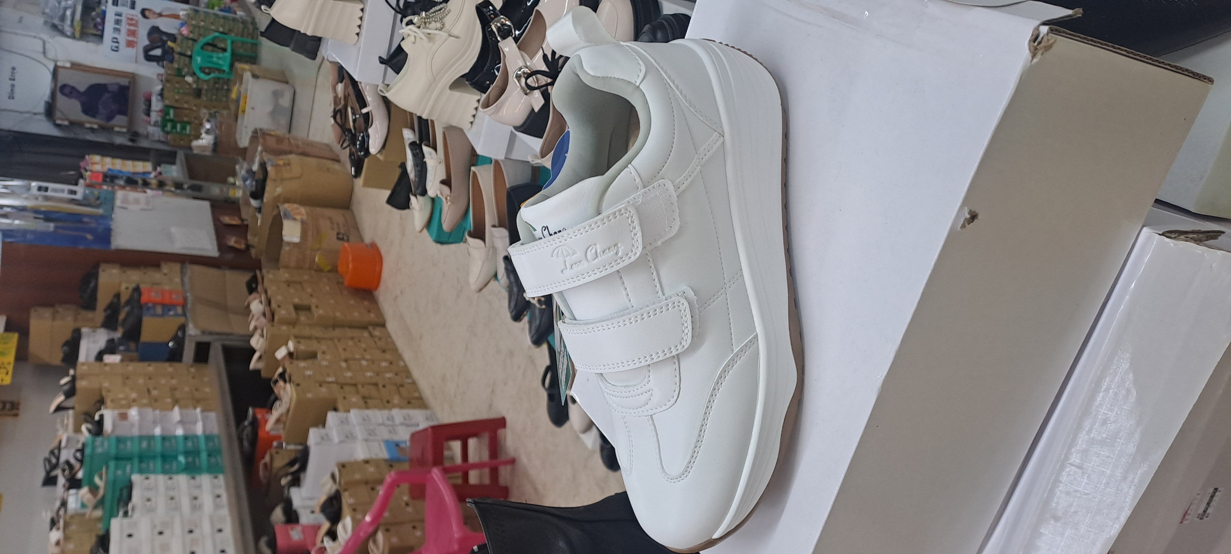 雨傘牌女生運動休閒雙氣墊鞋子 11_LGM76004