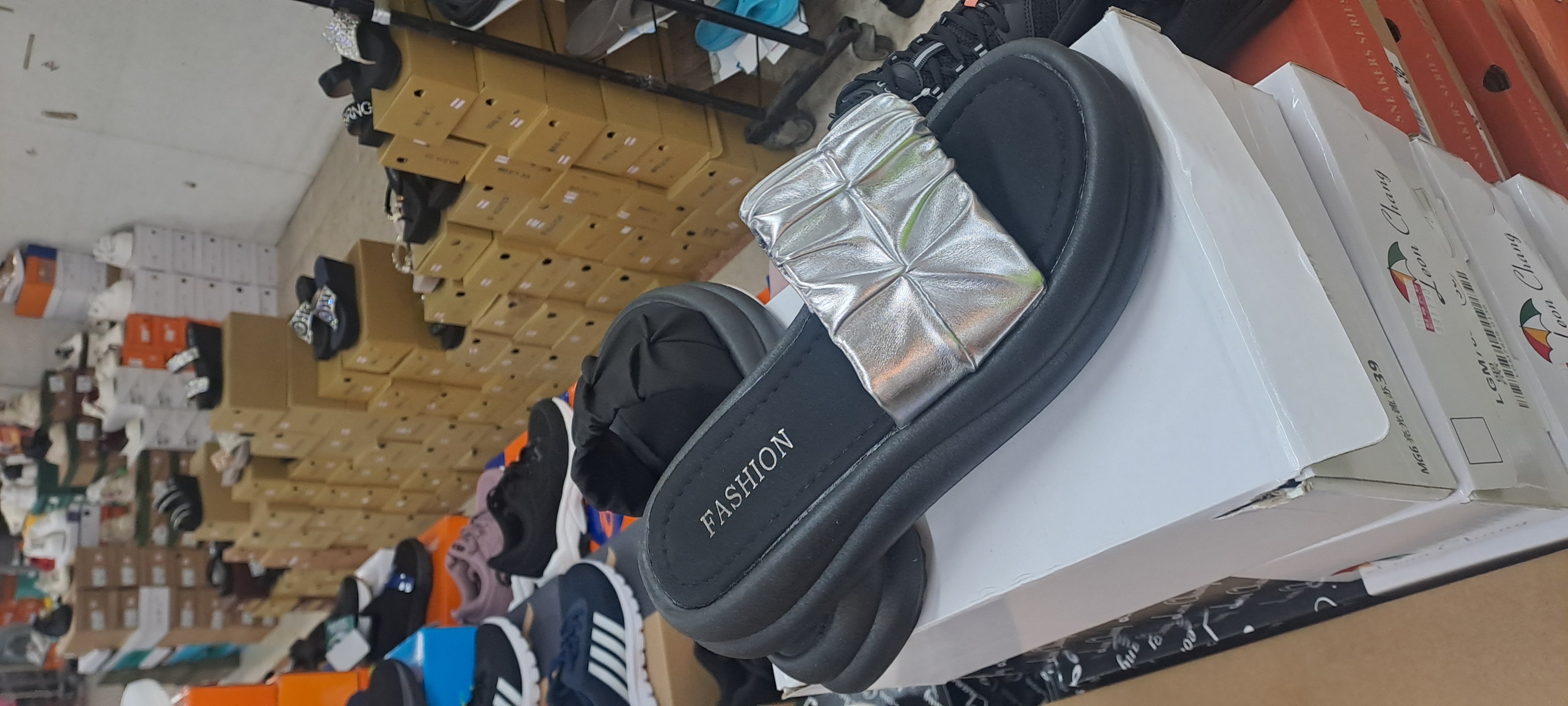 女士新款流行時尚拖鞋 5