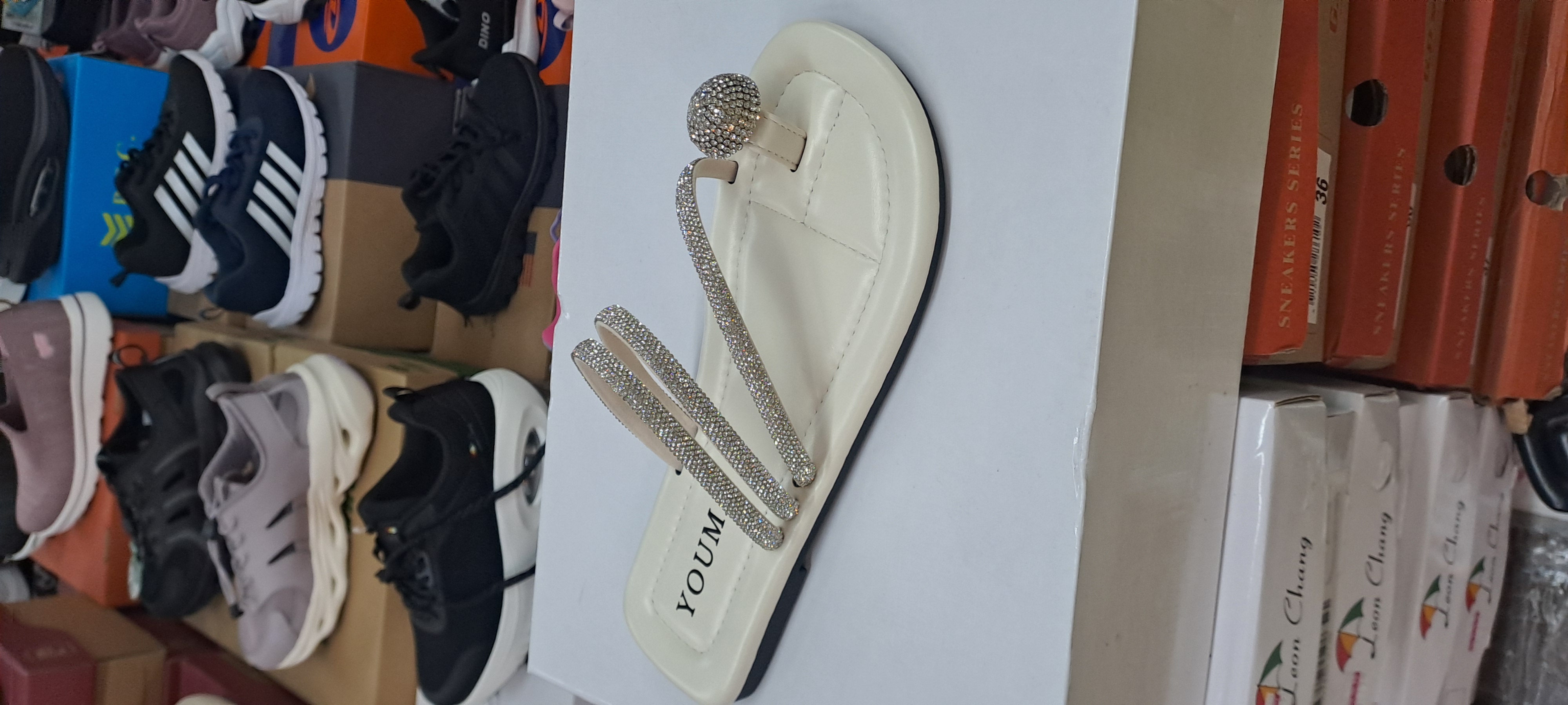 女士夾拇指涼鑽時尚拖涼鞋 2