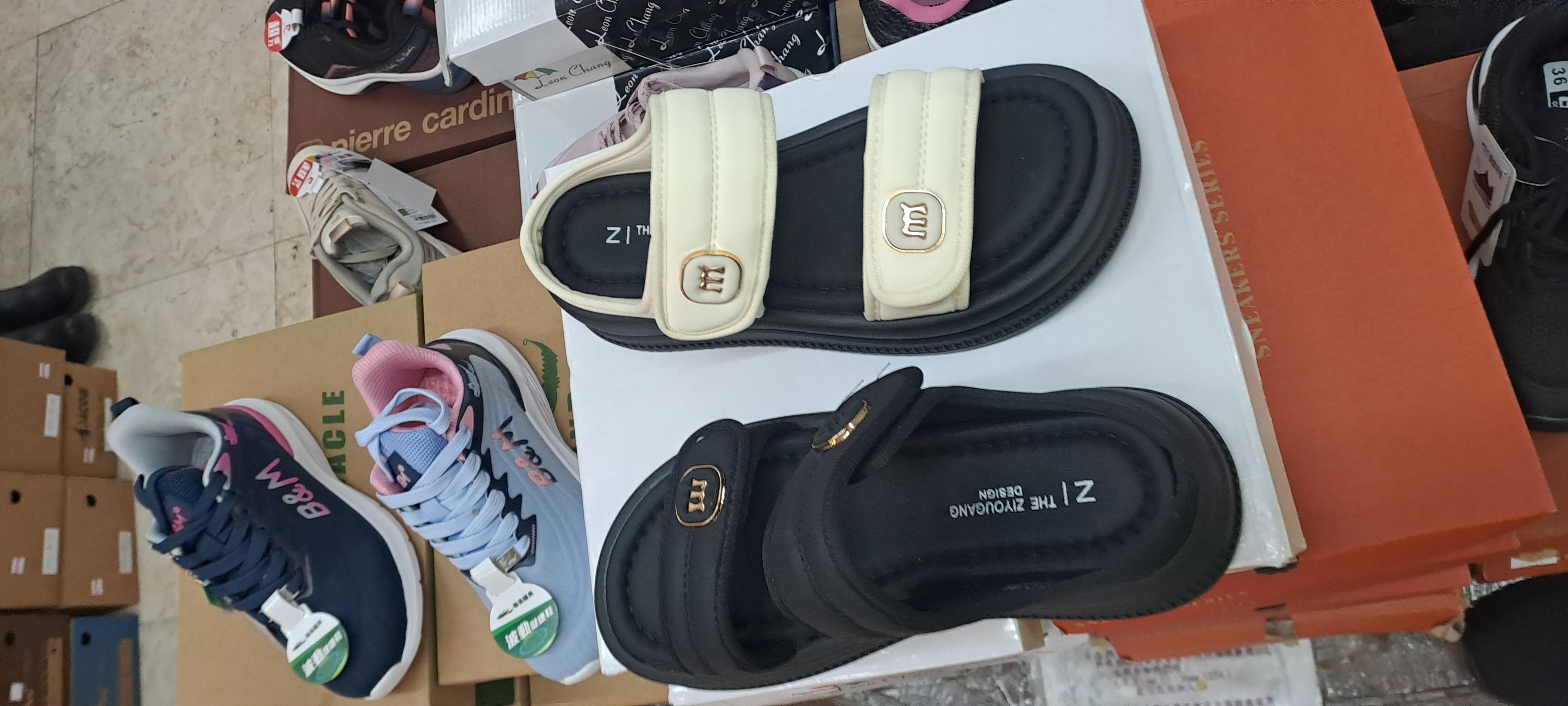 女士2026時尚潮流拖鞋 6