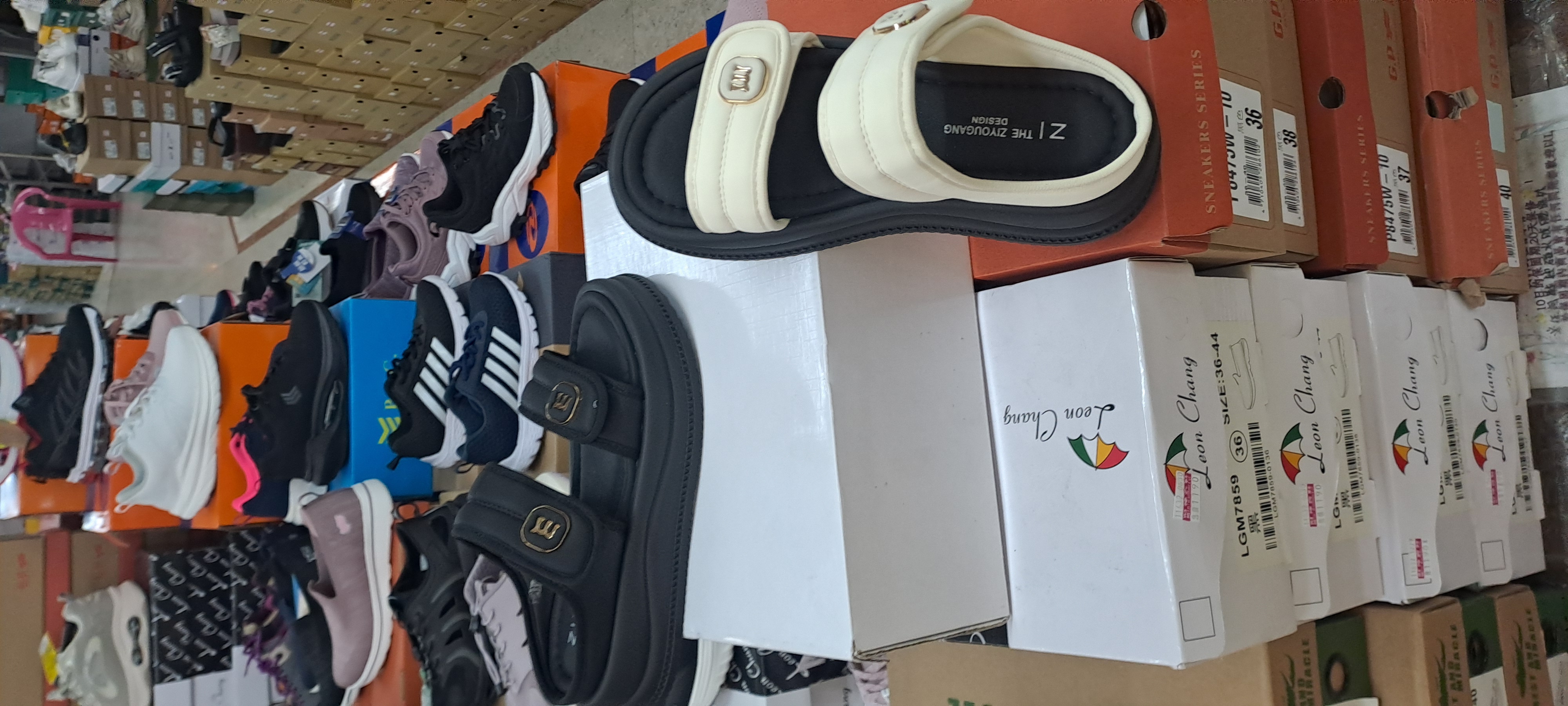 女士2026時尚潮流拖鞋 5