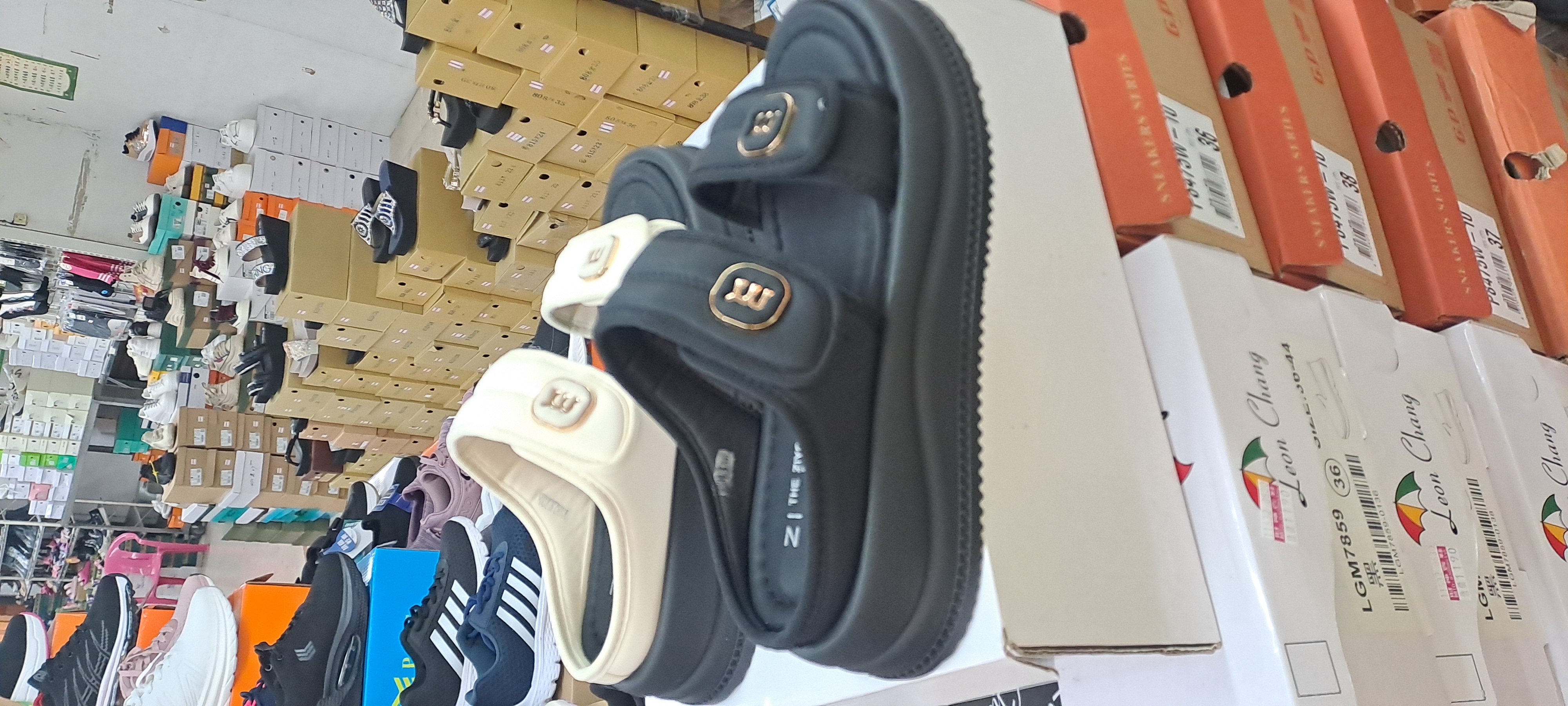 女士2026時尚潮流拖鞋 4