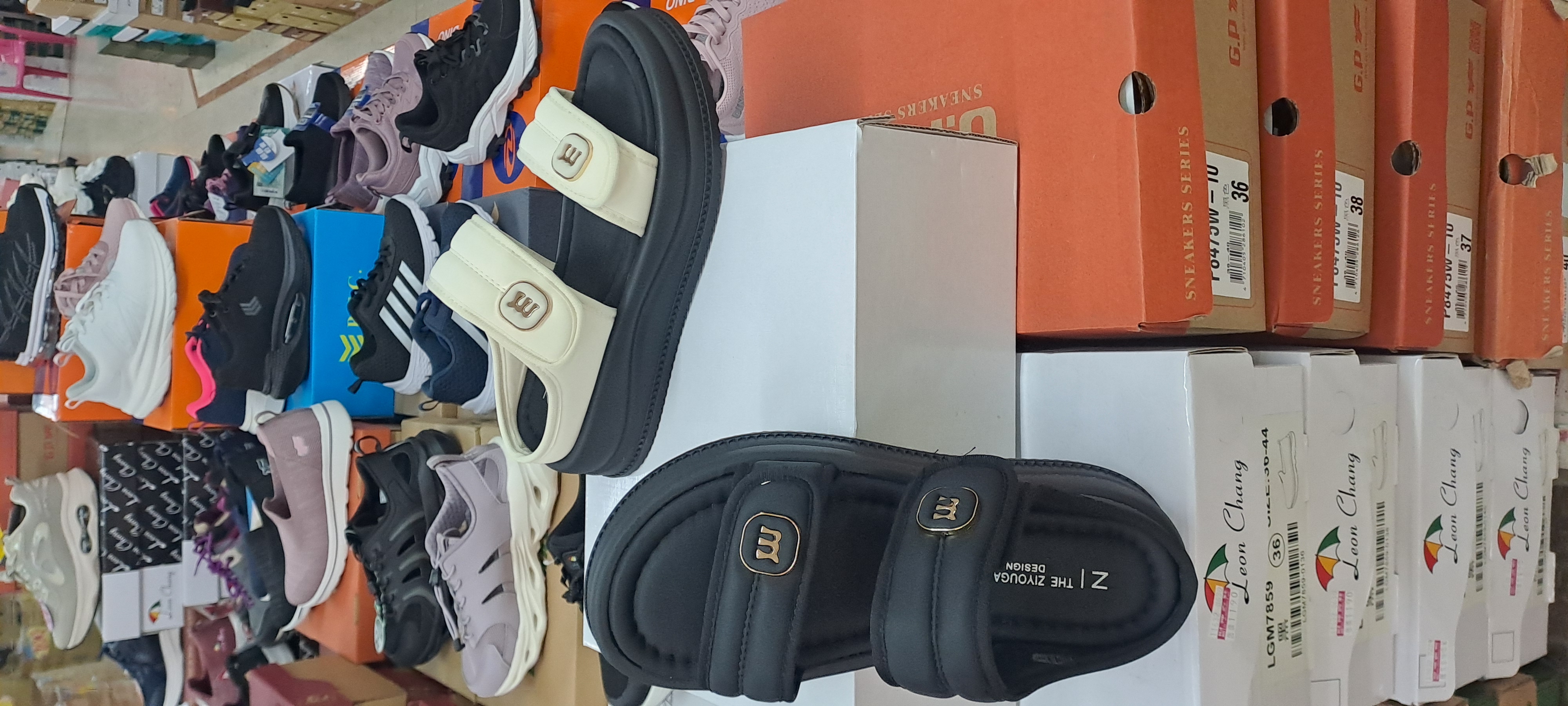 女士2026時尚潮流拖鞋 7