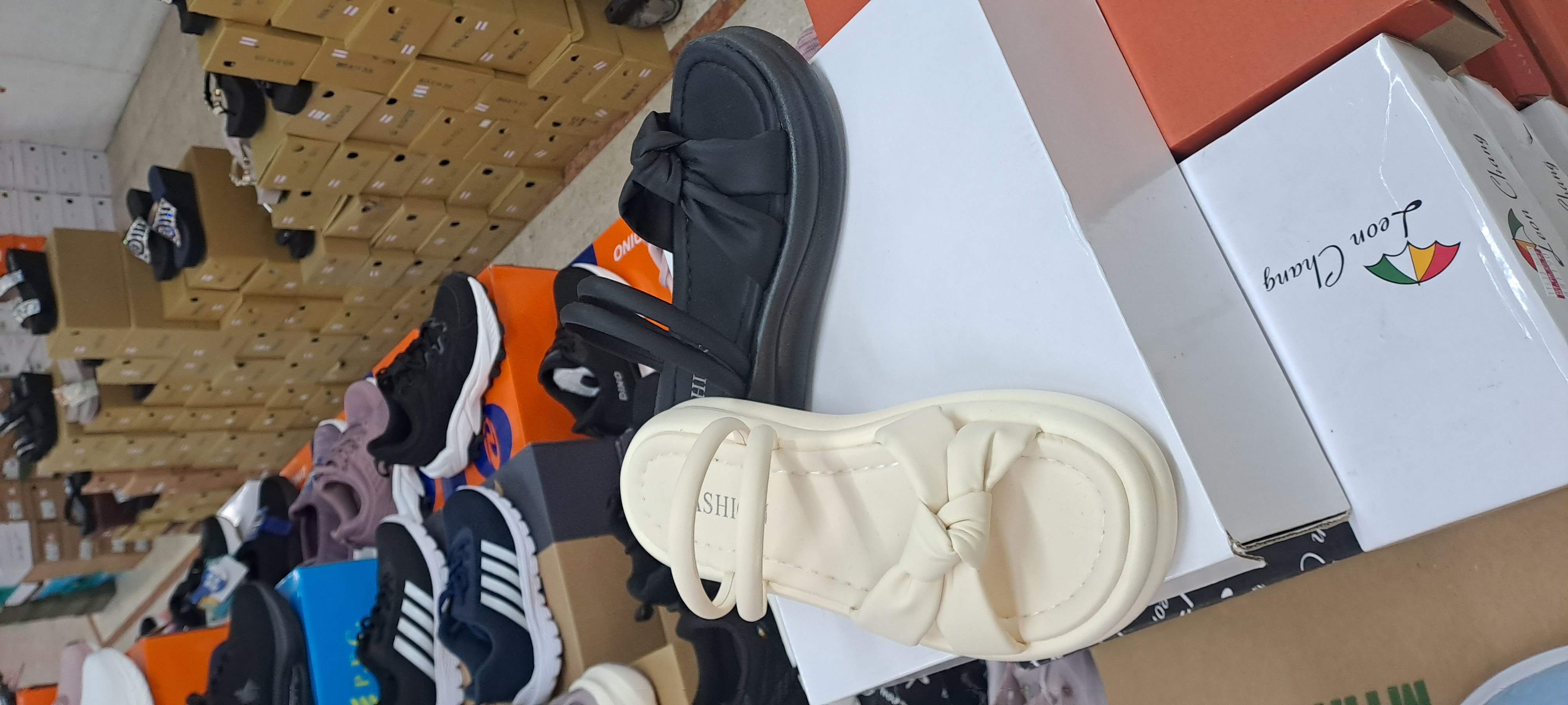 女士2026新款拖涼鞋 2