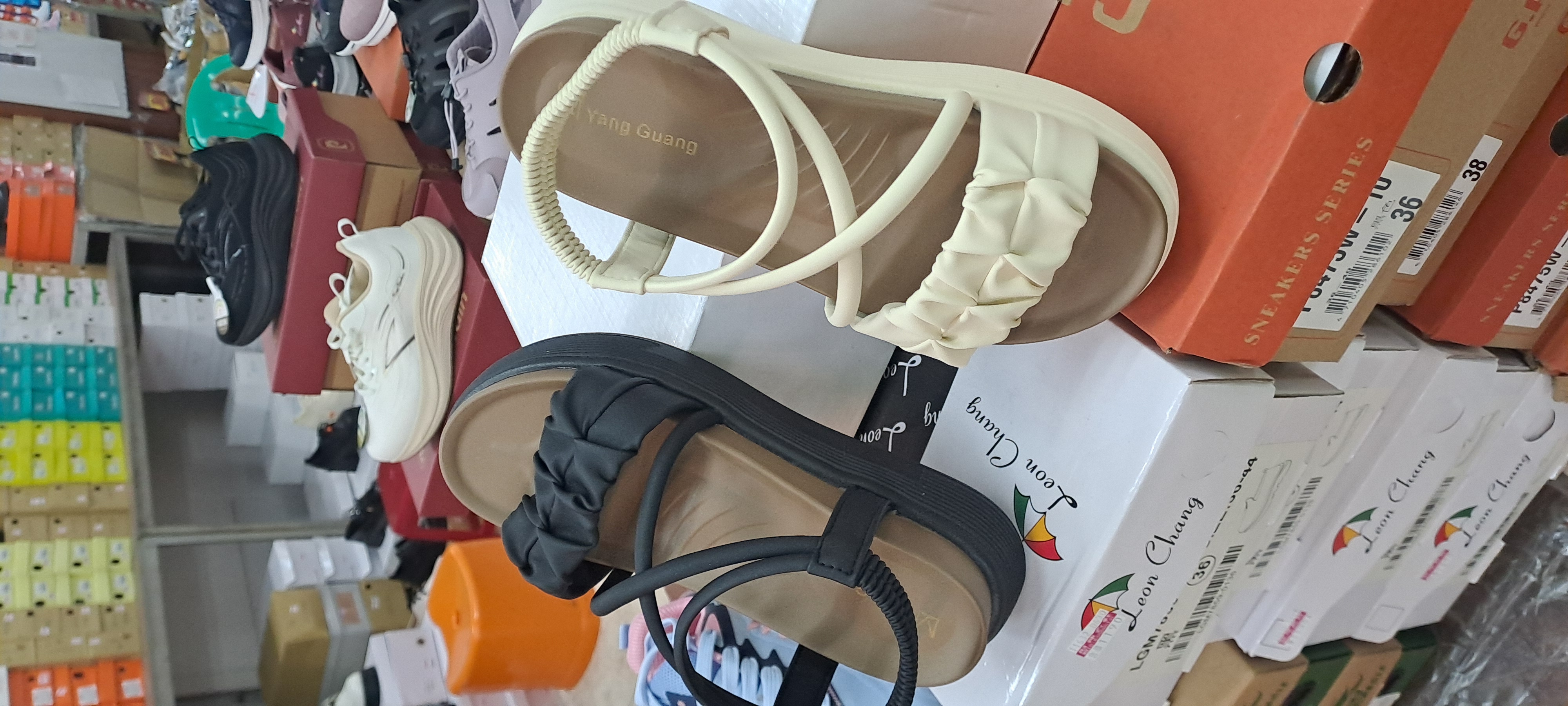 女士時髦女鞋涼鞋