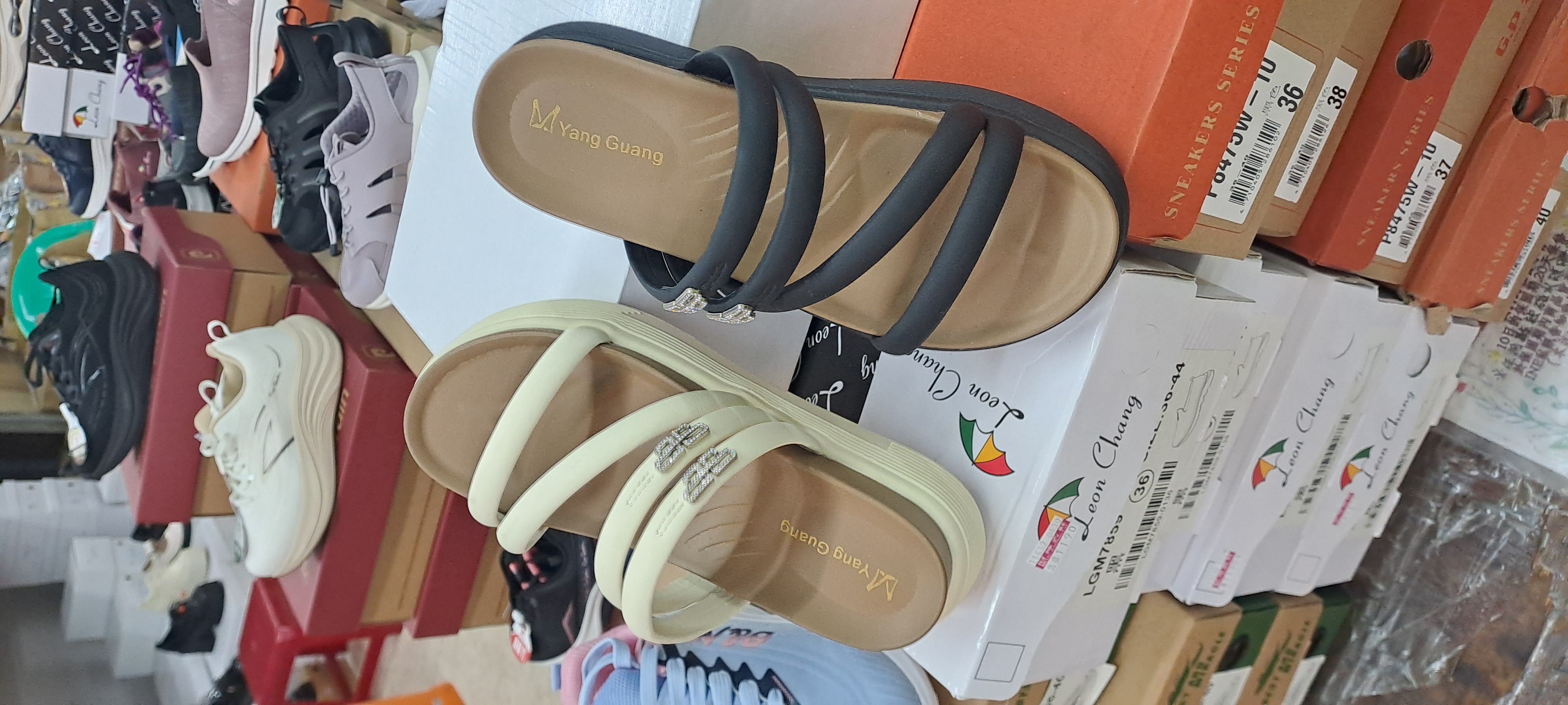 女士拖鞋新款 3